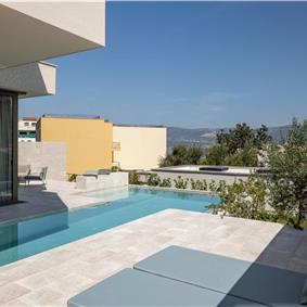4-Bedroom Luxury Villa with Heated Pool, Ciovo near Trogir – Sleeps 8